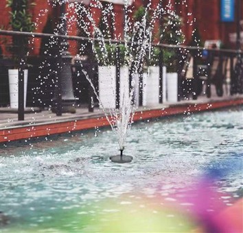 Schwimmender Brunnen für den Außenbereich